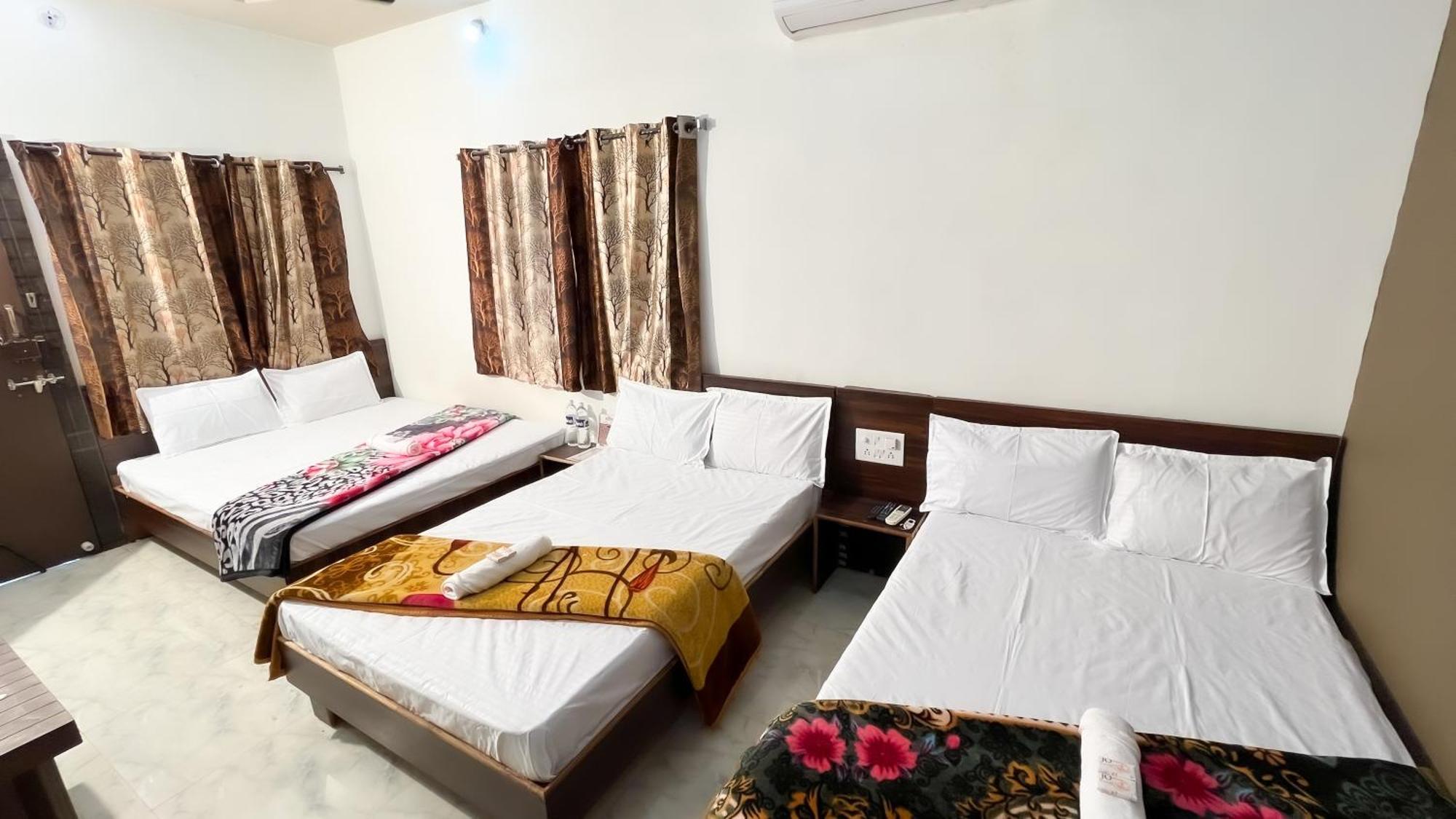 Hotel Rudraksh Удджайн Екстер'єр фото