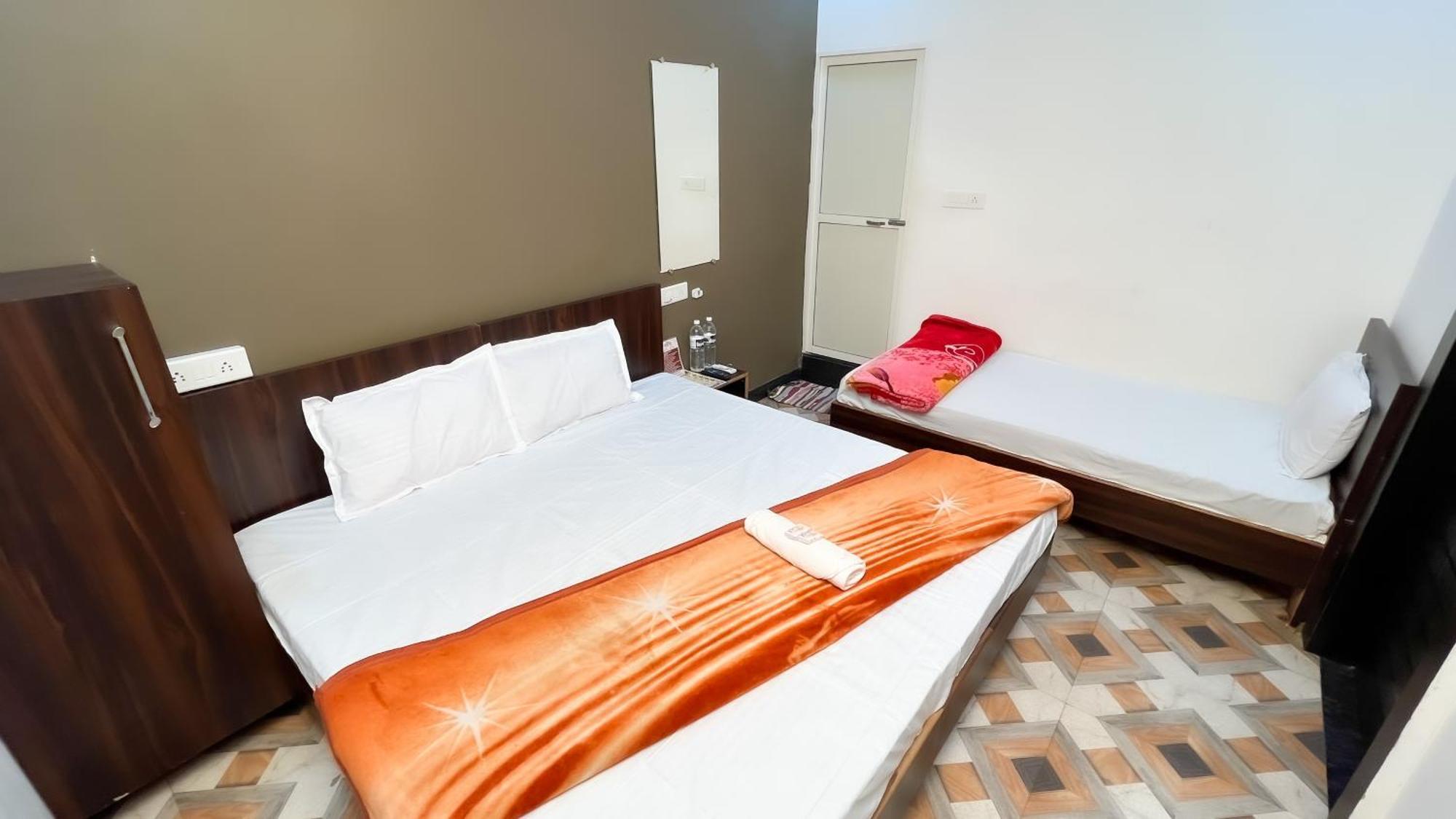 Hotel Rudraksh Удджайн Екстер'єр фото