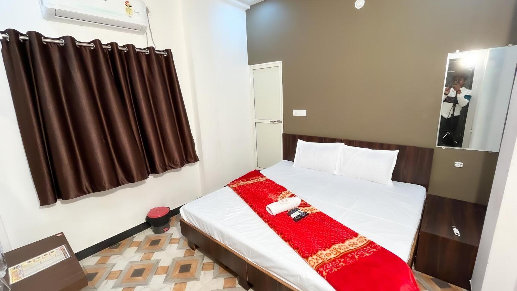 Hotel Rudraksh Удджайн Екстер'єр фото